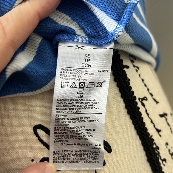 Old Navy Striped Tie-Sleeve Tee - Picture 5 of 6